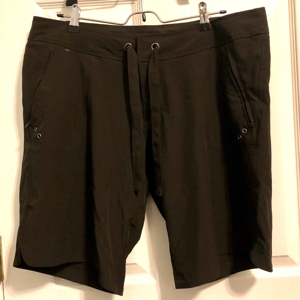 Bermuda Active Shorts